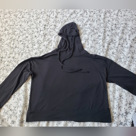 Top - Picture 2 of 3